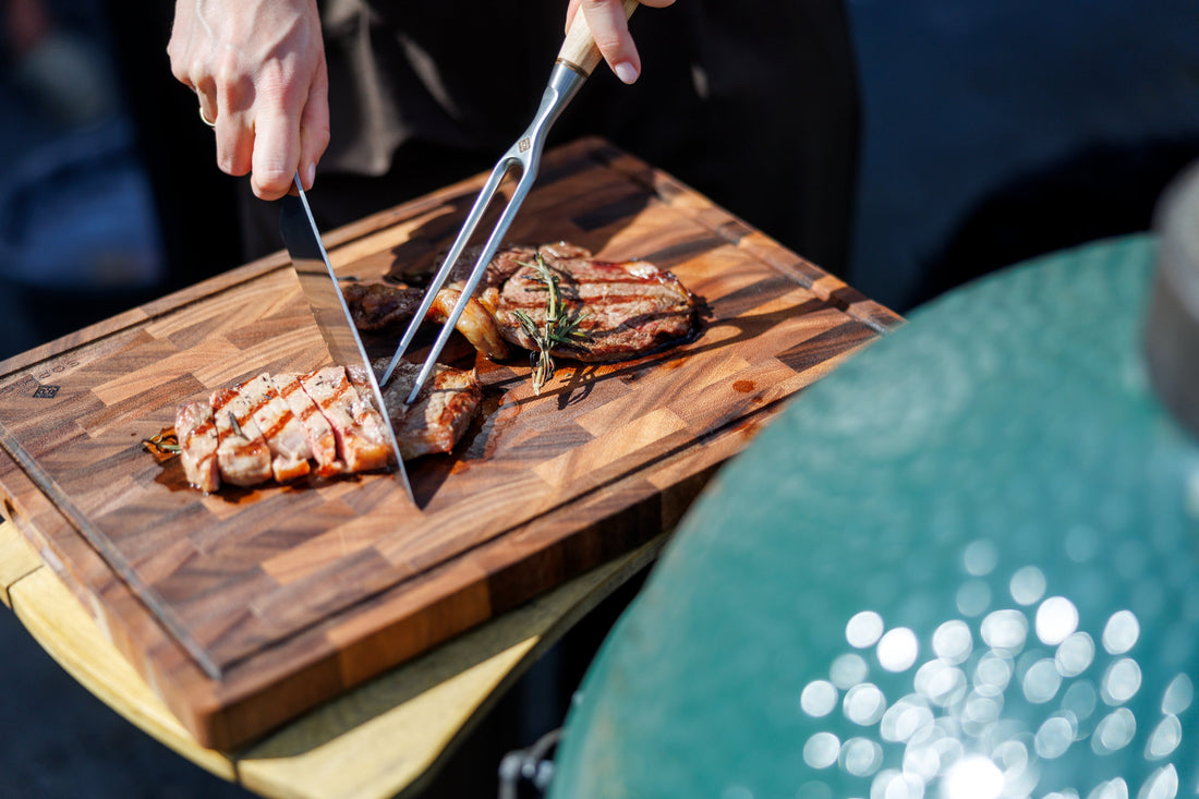 Walnoot houten snijplank en Big Green Egg
