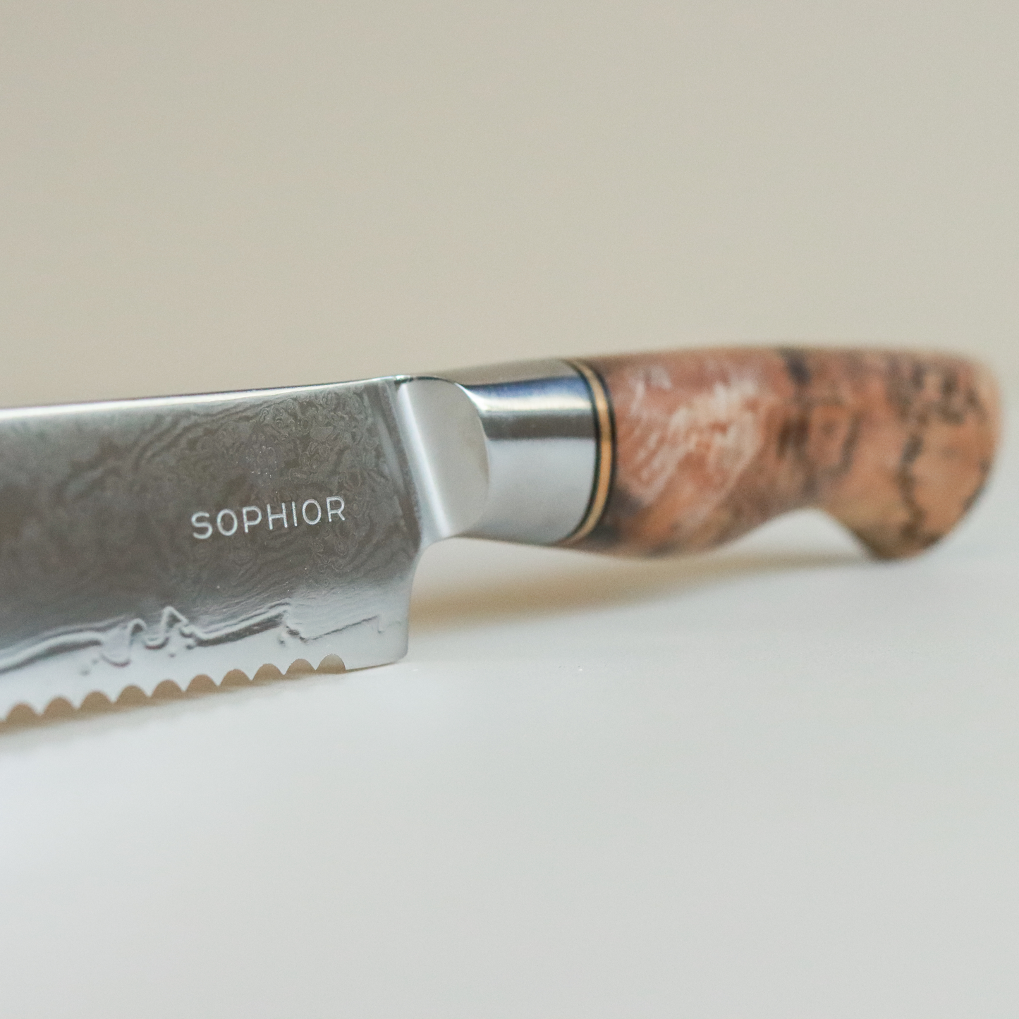 SOPHIOR Broodmes Elegance Collection detailfoto van overgang lemmet naar handvat