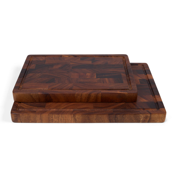 Houten snijplankenset walnoot kopshout, planken van 35×25 en 42×30 cm gestapeld