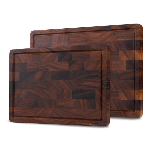 Houten snijplankenset walnoot kopshout met planken van 35×25 en 42×30 cm, schuin van voren gezien