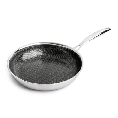 Hybride Koekenpan Ø24 cm, PFAS-vrij, schuin van bovenaf met RVS-honingraat