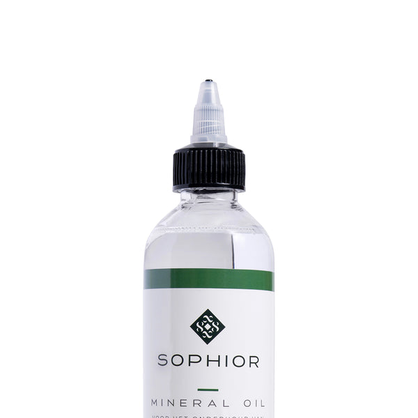 SOPHIOR minerale olie 250 ml bovenkant fles met doseerdop detail