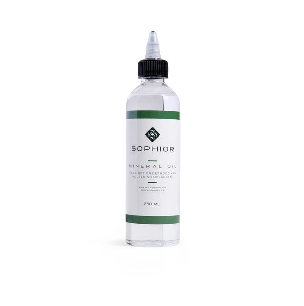 SOPHIOR Mineral Oil 250 ml fles met doseerdop vooraanzicht voor onderhoud van houten snijplanken