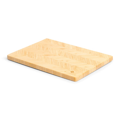 Bamboe Snijplank – 35×25×1,8 cm vanuit de hoek met visgraat-patroon