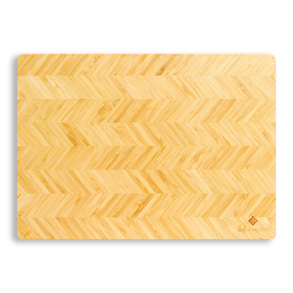 Bamboe Snijplank – 42×30×1,8 cm bovenaanzicht met visgraatpatroon en SOPHIOR-brandmerk