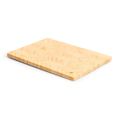 Bamboe Snijplank – 42×30×1,8 cm vanuit hoek met visgraatpatroon en afgeronde randen
